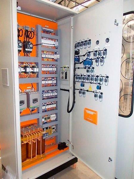 Montagem de Painéis Elétricos